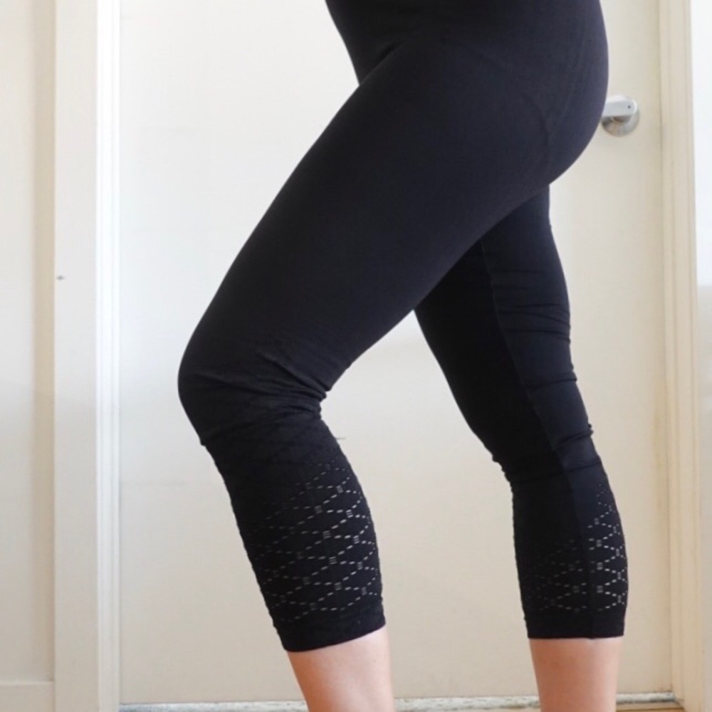 Motherhood Maternity Cropped Yoga Pant
